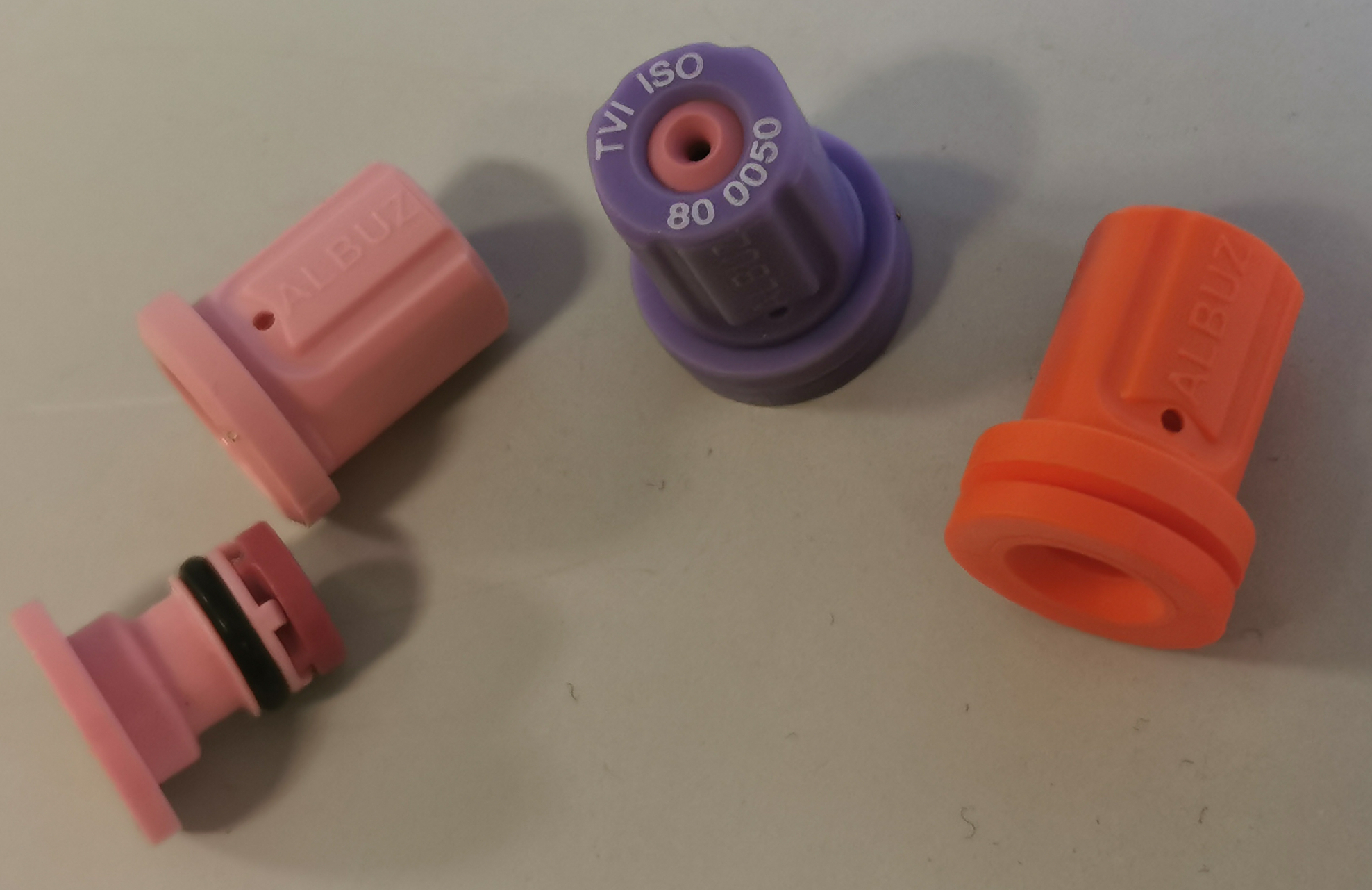 Turbulence nozzles and air injection
