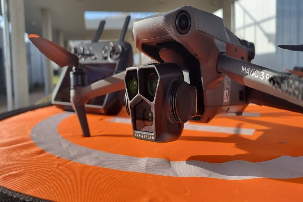 Image-capturing drone
