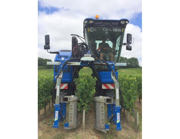 PROVITIS Effeuilleuse aspiration LR 350 sur tracteur enjambeur ou MAV