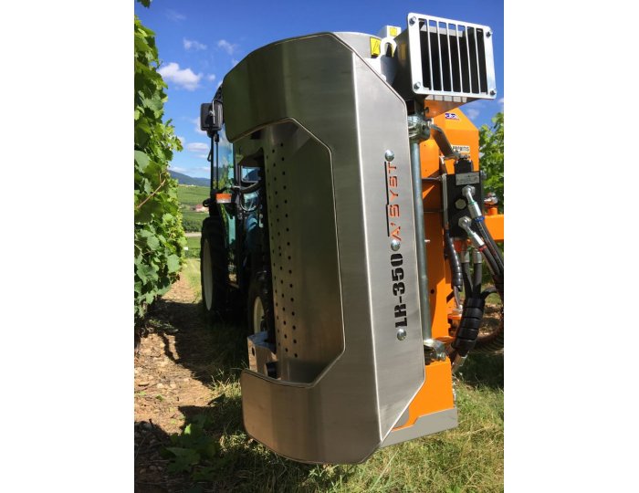 PROVITIS Effeuilleuse aspiration LR 350 sur tracteur interlignes