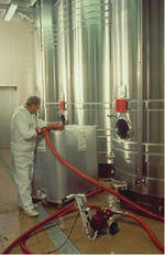 Le recyclage des solutions alcalines de détartrage réduit les volumes d’effluents toxiques à traiter © MatéVi