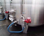 Détail d'une cuve de vinification, système de régulation des températures - Source CA33
